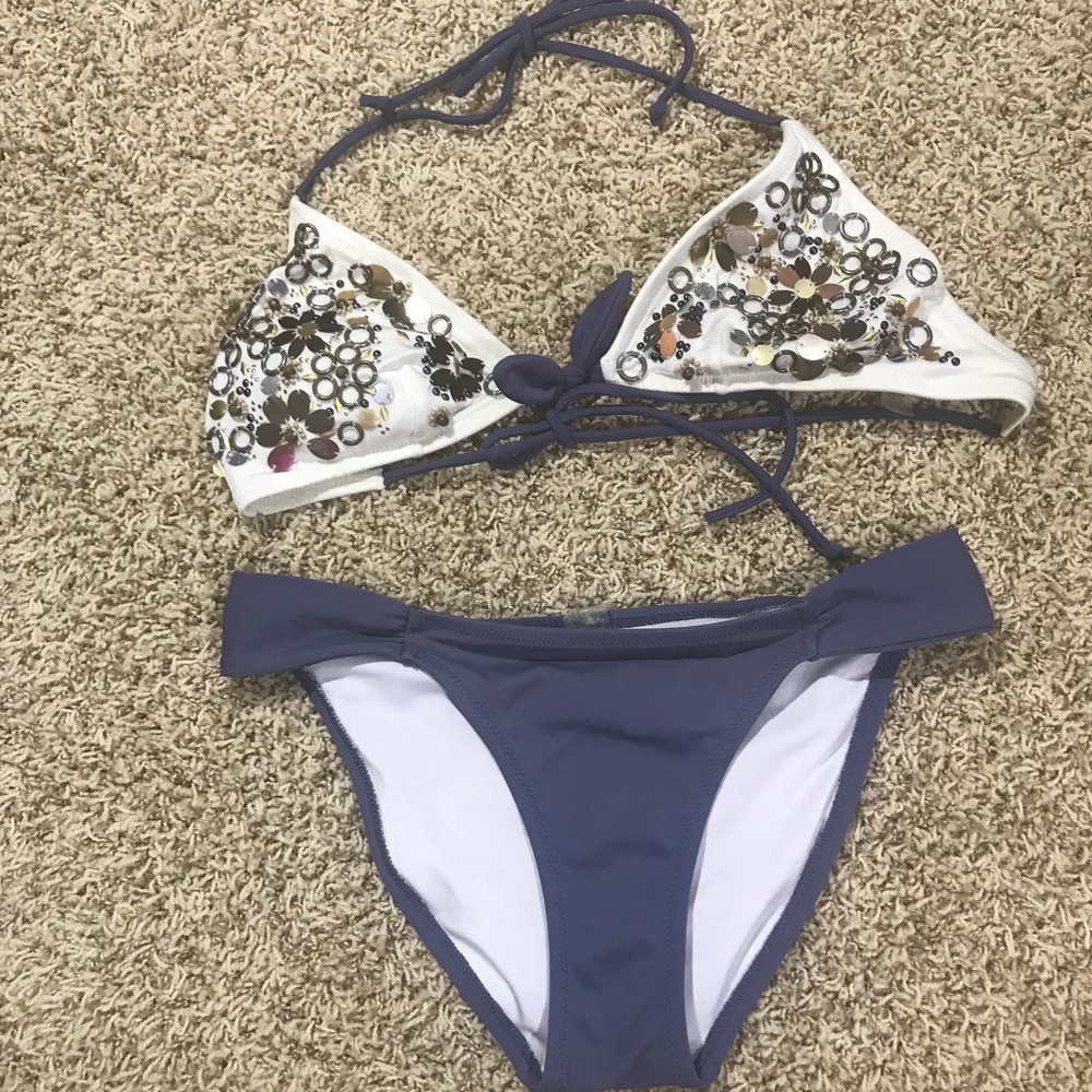 Victoria’s Secret bikini